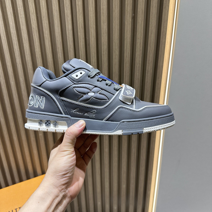 LOU1VTON SNEAKER