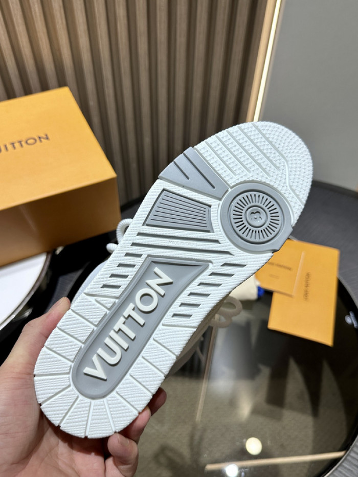 LOU1VTON SNEAKER