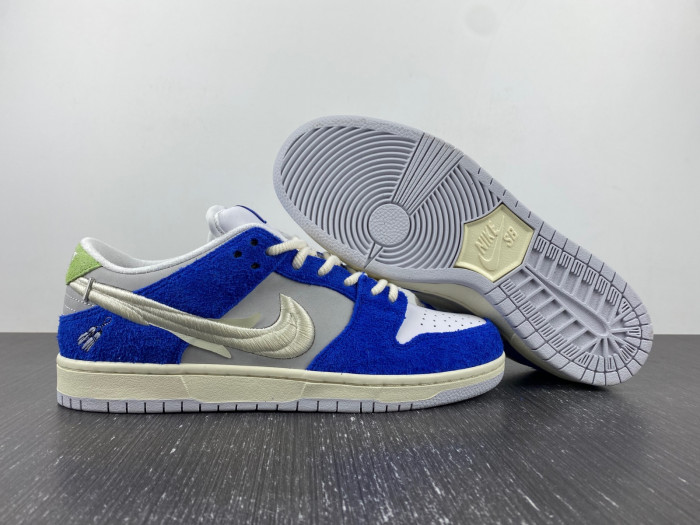 fly streetwear x nike sb dunk low dq5130-400
