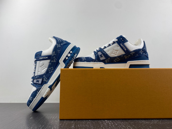 LOU1VTON trainer (EU47)