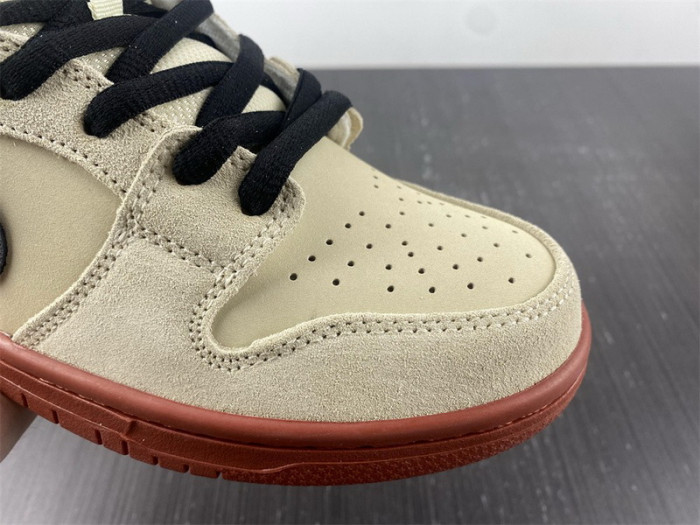 Nike SB Dunk Low Pro Hennessy - BQ6817-100