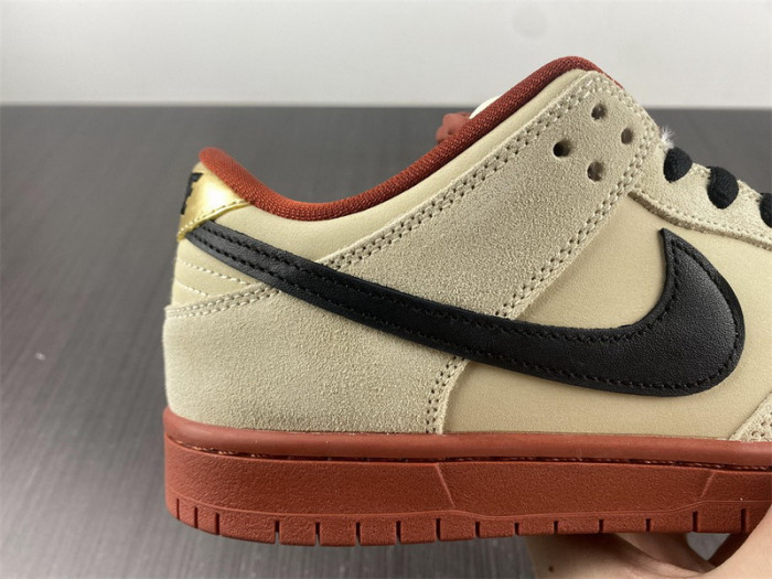 Nike SB Dunk Low Pro Hennessy - BQ6817-100