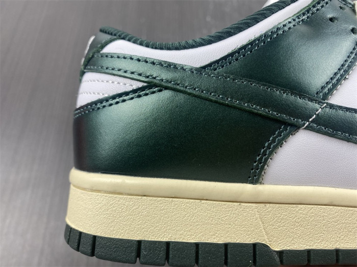 nike dunk low vintage green dq8580-100