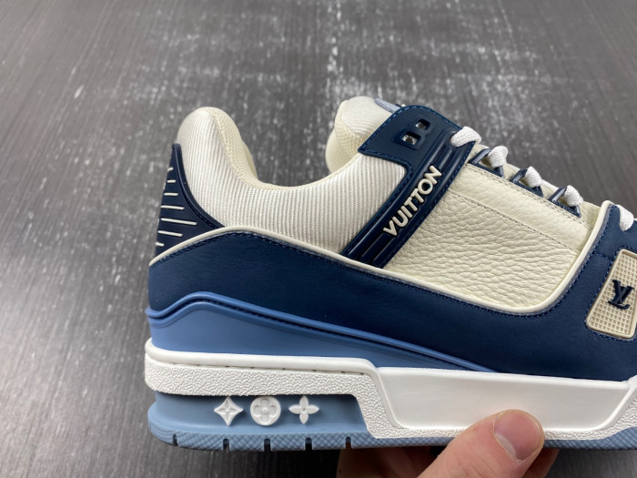 LOU1VTON trainer (EU47)