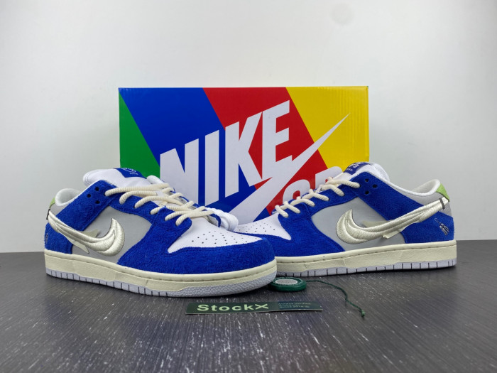 fly streetwear x nike sb dunk low dq5130-400