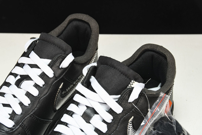 Off-White x Nike Air Force 1 “MoMA” AV5210-001