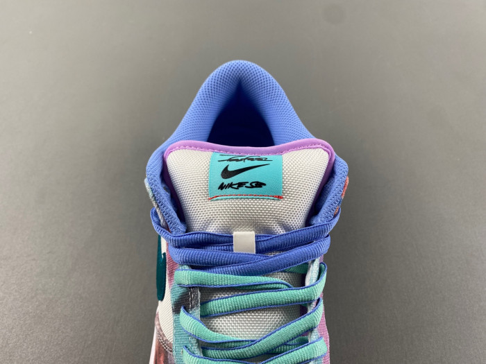futura laboratories x nike sb dunk low fl hf6061-400