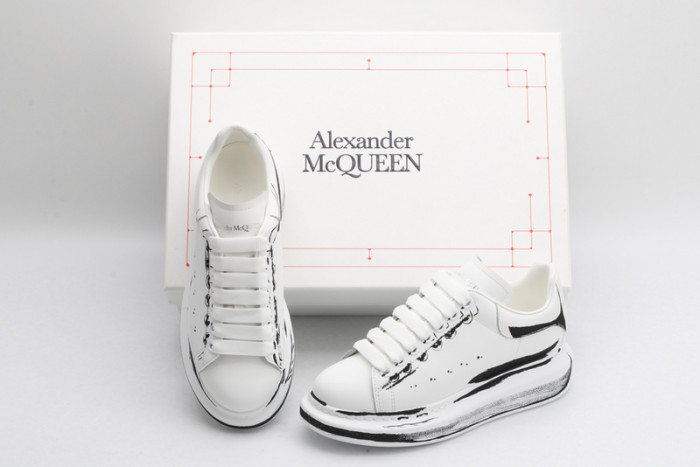Mcqv*en oversized sneaker