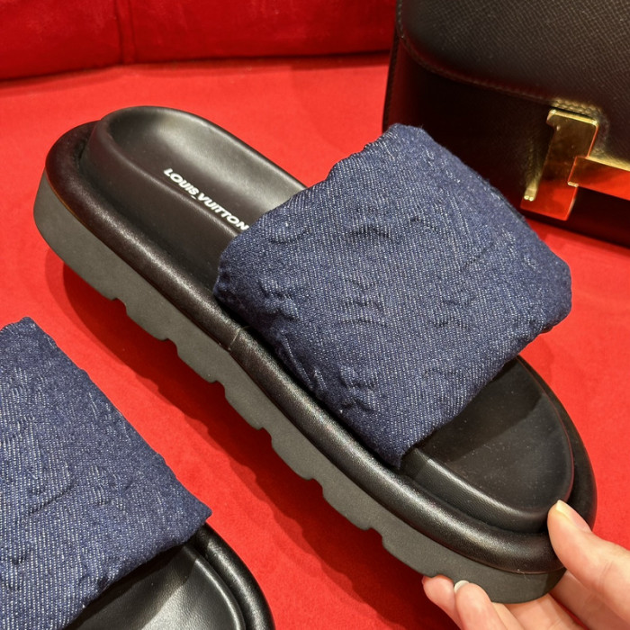 LOU1_TON POOL PILLOW COMFORT MULE (EU35-EU40)