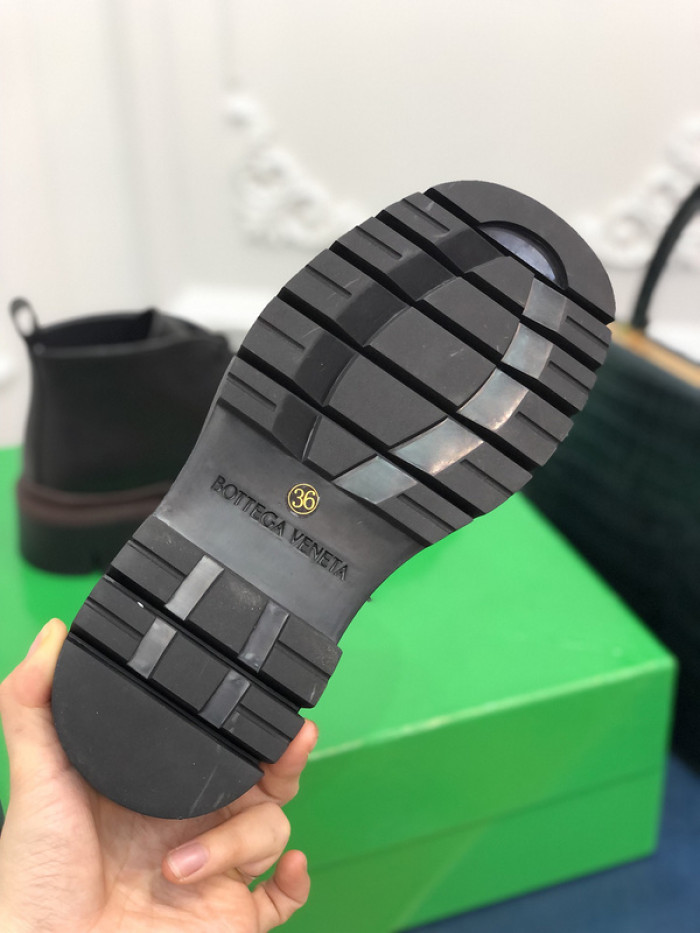 botteg*Ve*ne*ta tire leather ankle boots
