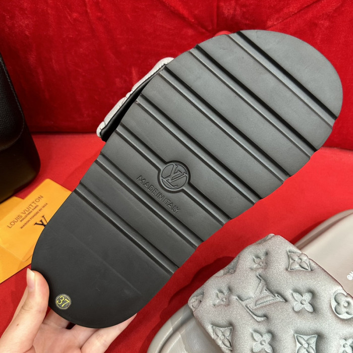 LOU1_TON POOL PILLOW COMFORT MULE (EU35-EU40)