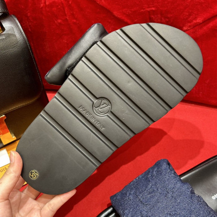 LOU1_TON POOL PILLOW COMFORT MULE (EU35-EU40)