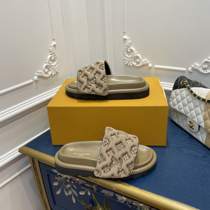 LOU1_TON POOL PILLOW COMFORT MULE (EU35-EU40)