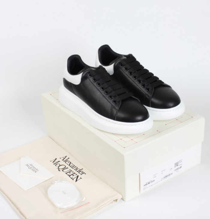 Mcqv*en oversized sneaker